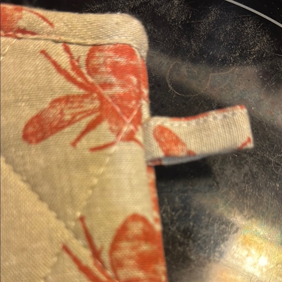 Beige and Orange Bee Oven Mitt - Picture 4 of 4